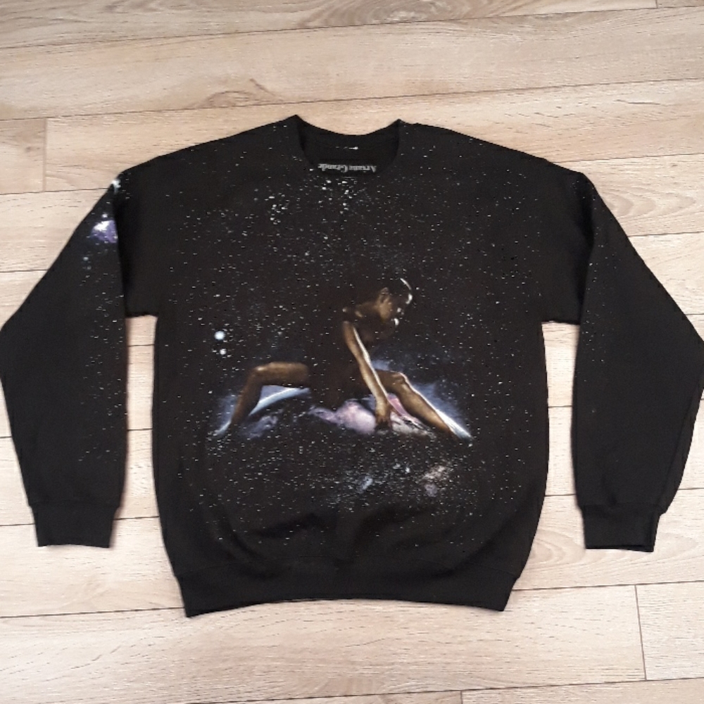 ARIANA GRANDE God Is A Woman Globe‎ Sz M Unisex Oversized Crewneck SUPER RARE